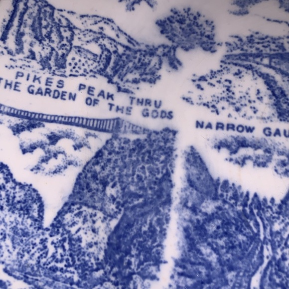 1960s Blue & White Ceramic Colorado Tourist Souvenir Collectible Display Plate - Picture 6 of 17